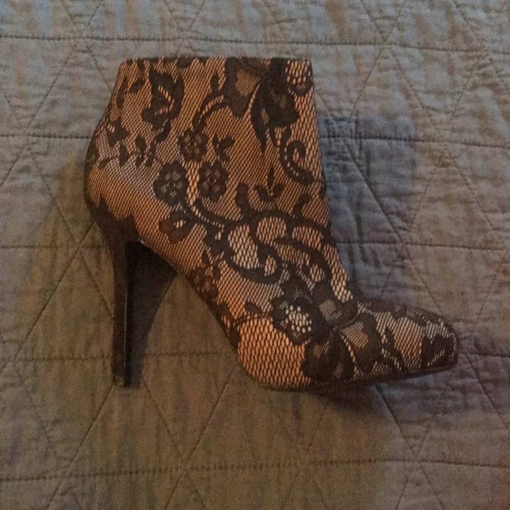 Ladies black lace booties nwot